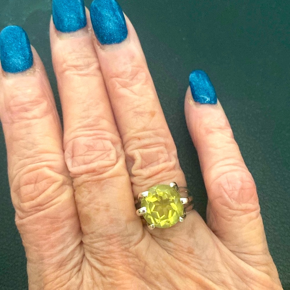 NWT LEMON QUARTZ SIZE 7